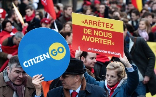 La "Marche pour la vie" des opposants à l'avortement a réuni 16.000 personnes, le 19 janvier 2014 à Paris