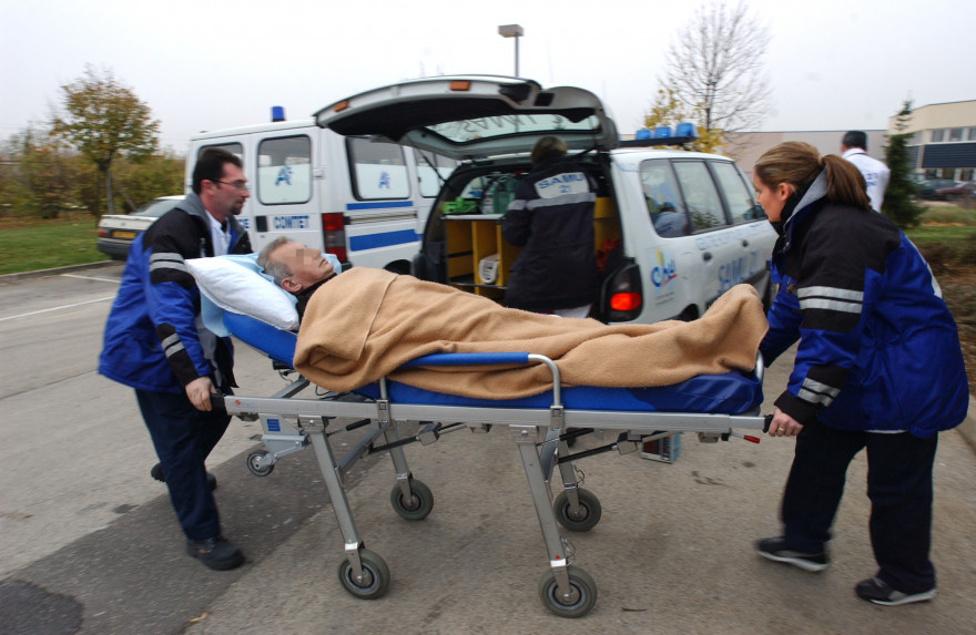 Un patient arrive aux urgences après avoir été victime d'un infarctus, à Lyon.
