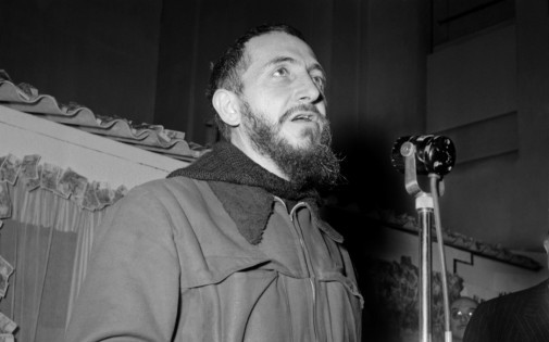 L'abbé Pierre lance son appel le 1er février 1954 à Radio-Luxembourg.