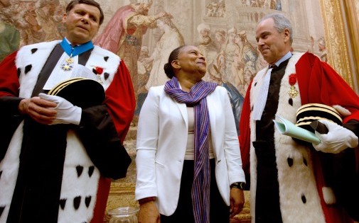 le procureur général de Paris François Falletti, la garde des Sceaux Christiane Taubira et le premier président de la cour d'appel de Paris Jacques Degrandi au palais de Justice de Paris le 9 janvier 2013.