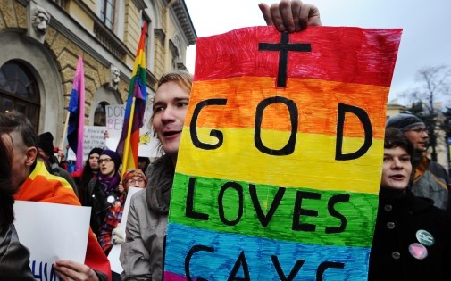 Plus de 200 éminents écrivains ont signé une lettre ouverte contre l'homosexualité.