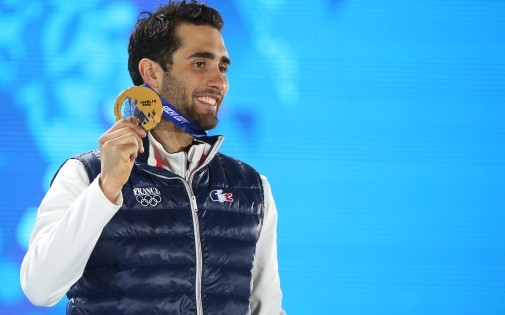 Vainqueur de la poursuite du biathlon lundi 10 février, Martin Fourcade a offert à la France sa première médaille d'or