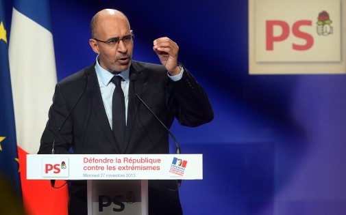 Harlem Désir au cours d'un meeting du parti socialiste en 2013