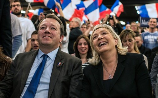 Le candidat FN aux élections municipales de Lyon et la présidente de son parti, Marine Le Pen, le 1er mars 2014.