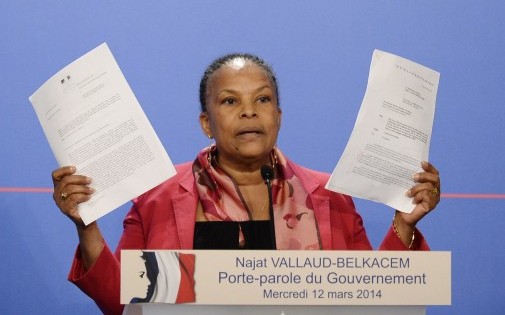 La garde des Sceaux Christiane Taubira a affirmé mercredi qu'elle n'avait pas informé le président François Hollande de l'existence d'écoutes judiciaires visant l'ancien président Nicolas Sarkozy