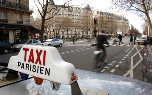 Un taxi à Paris (image d'illustration)