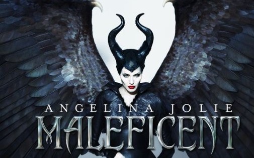 Angelina Jolie dans le rôle de Maléfique, dévoile ses ailes de sorcière
