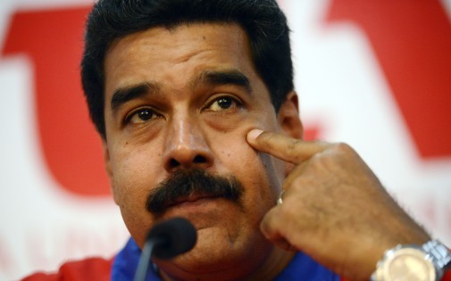 Le président vénézuelien Nicolas Maduro reçoit son opposant Capriles pour mettre un terme aux protestations.