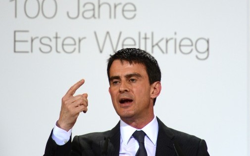 En visite à Berlin, Manuel Valls a assuré que la France tiendrait ses "engagements" en matière de réduction du déficit.