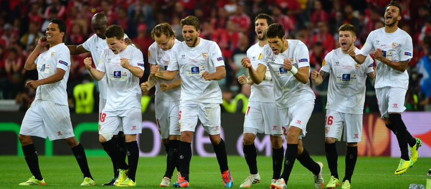 Les joueurs de Séville lors de la séance de tirs au but de la finale de la Ligue Europa, le 14 mai 2014