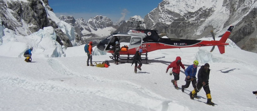 "Everest : avalanche meutrière"