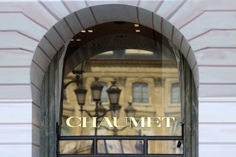 La devanture de la bijouterie Chaumet place Vendôme à Paris.