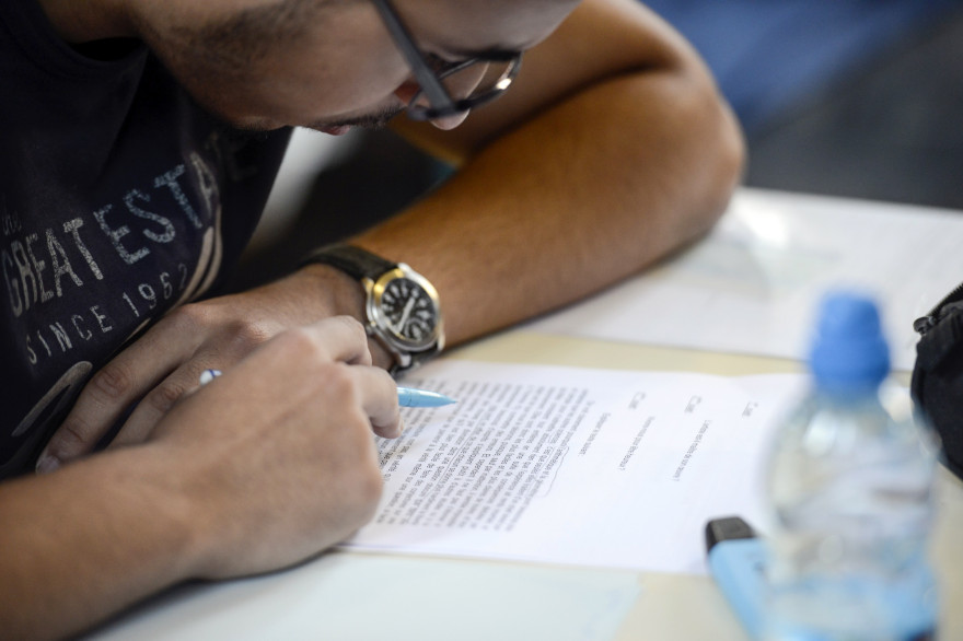 Un candidat au baccalauréat le 16 juin 2014