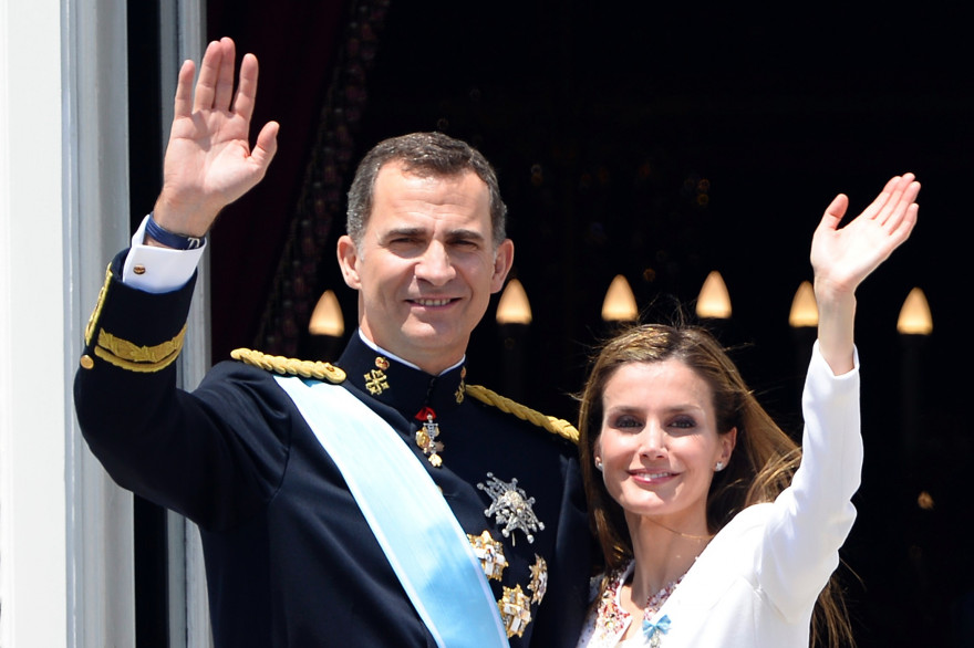 Felipe VI et la princesse consort Letizia Ortiz sont les nouveaux monarques d'Espagne.