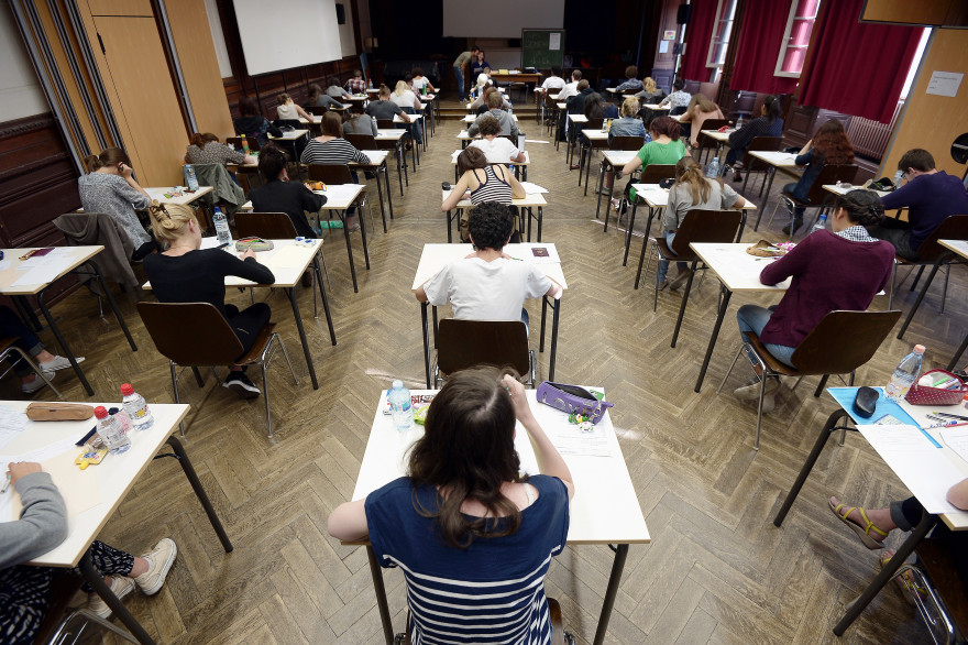 Des élèves dans une salle d'examen en juin 2014 (illustration).