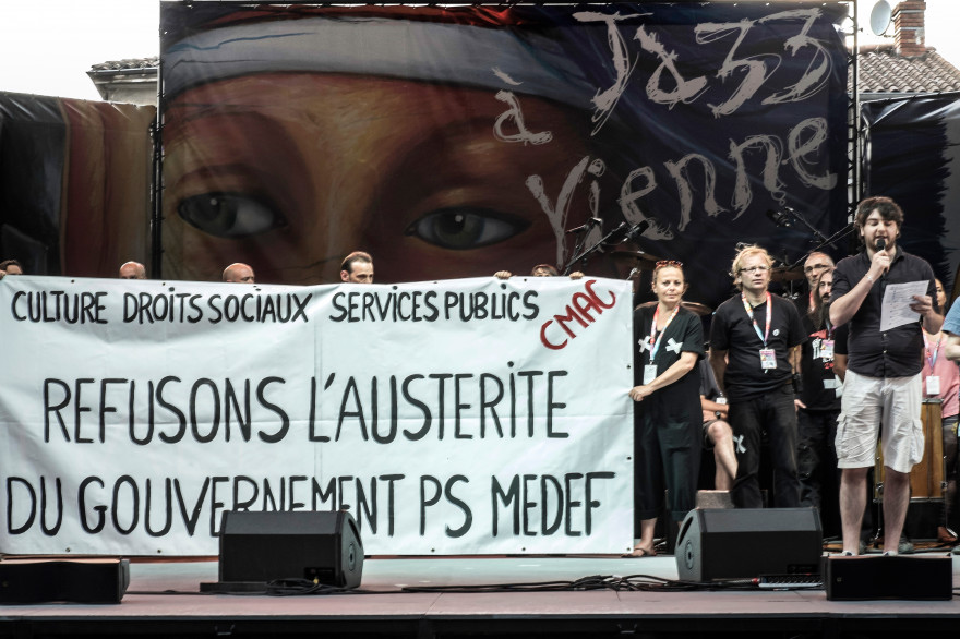 Des intermittents protestent contre la convention chômage des partenaires sociaux le 27 juin 2014.