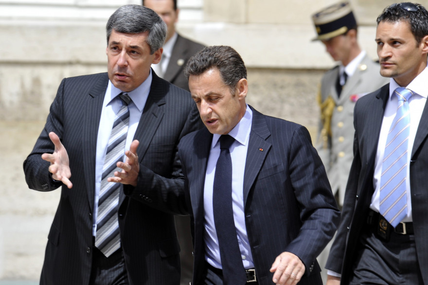 Henri Guaino avec Nicolas Sarkozy, le 12 juillet 2008, à Paris. (archives)
