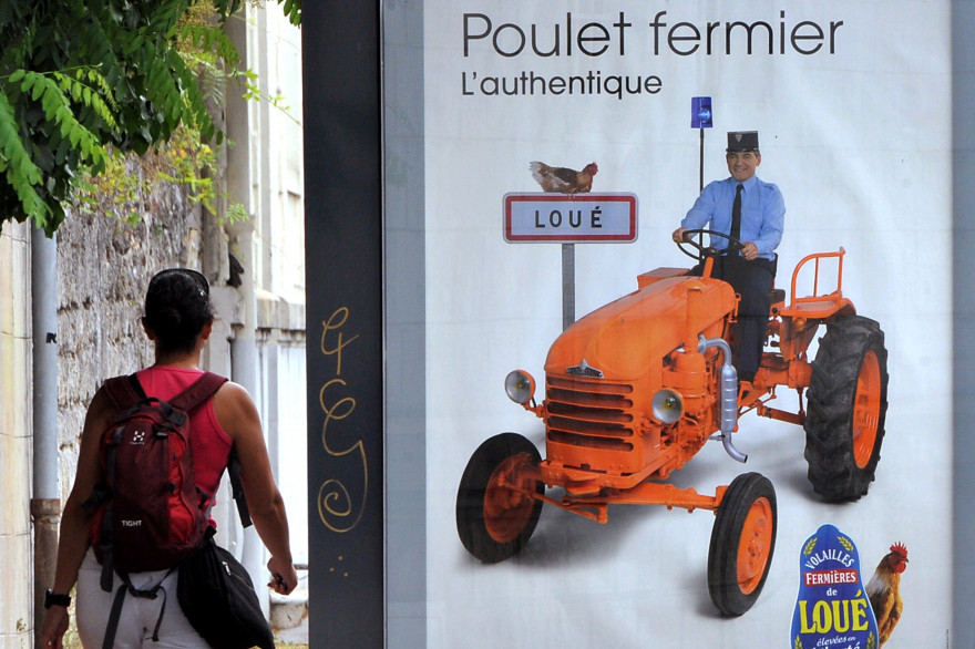 La publicité des poulets fermiers de la marque Loué indignent Christian Estrosi