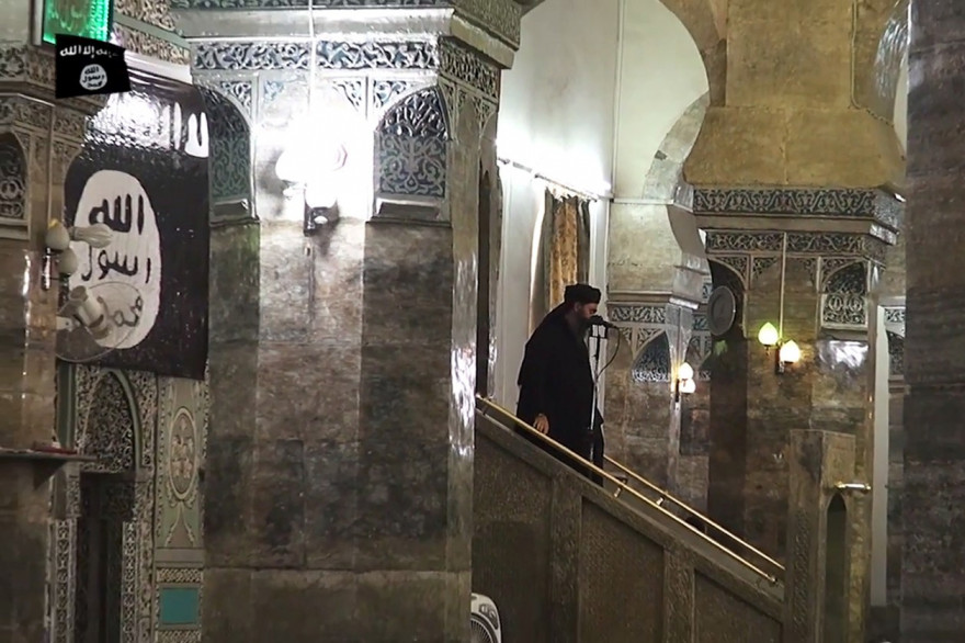 Photo tirée d'une vidéo de propagande montrant Abu Bakr al-Baghdadi, le leader de l'État Islamique.