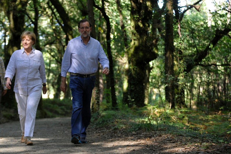 Angela Merkel et Mariano Rajoy sur le chemin de Compostelle, le 24 août 2014.