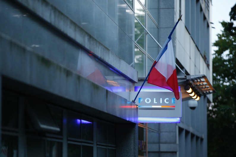 Un poste de police. (Illustration)