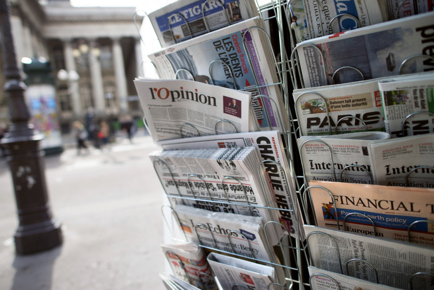 Un multirécidiviste de 26 ans a annoncé dans la presse ses propres obsèques dans l'Ouest de la France pour tenter d'échapper à la police qui le recherche, trompant ainsi sa grand-mère qui a cru à la supercherie
