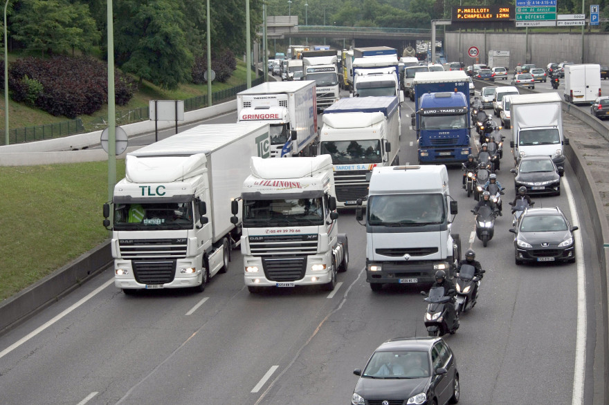 Manifestation de poids lourds sur le périphérique parisien le 19 juin 2008. (archives)