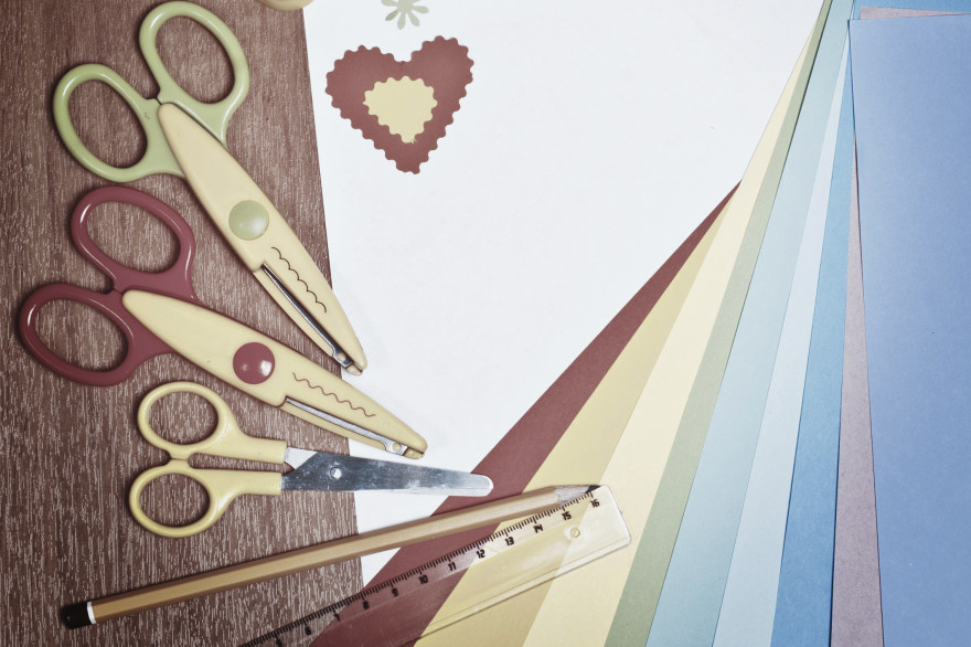 Munissez-vous de tous les accessoires utiles au scrapbooking !