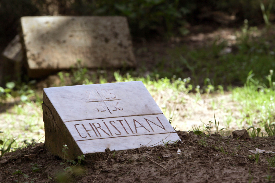 La tombe de Christian de Chergé, l'un des sept moines, au monastère Notre-Dame de l'Atlas, en mars 2006 (archives).