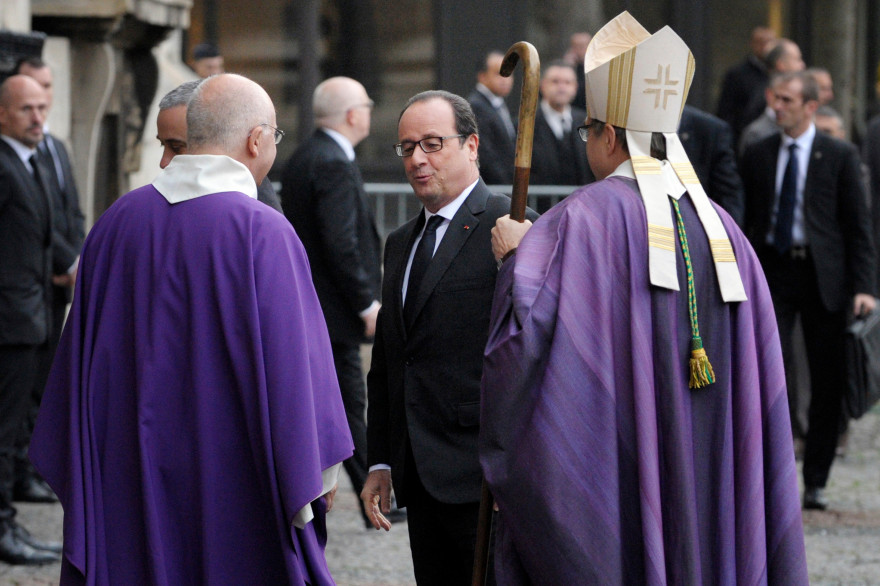 François Hollande aux obsèques de Christophe de Margerie, à Paris, le 27 octobre 2014.