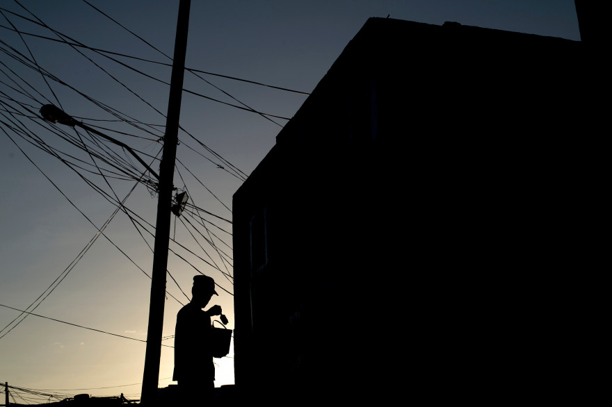 Le Bangladesh est totalement privé d'électricité, le 1er novembre 2014.