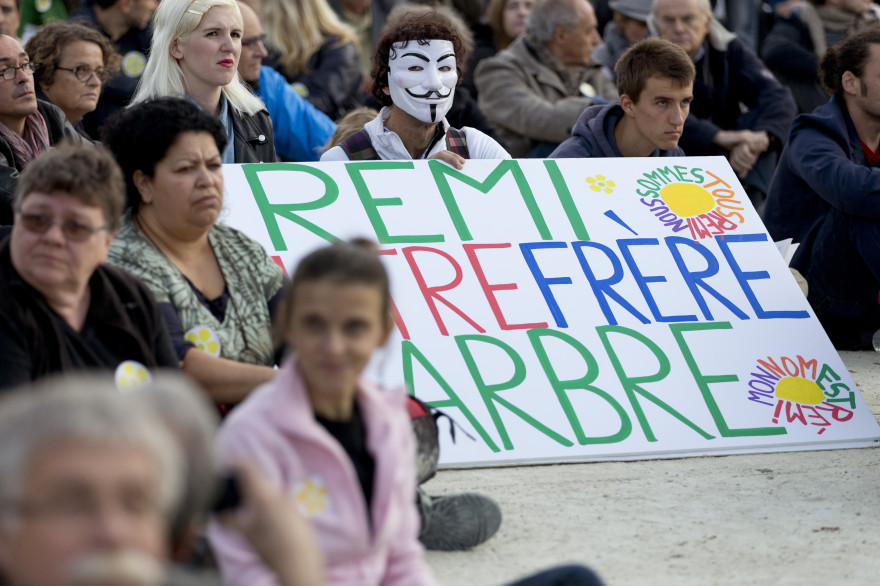 Rassemblement en mémoire de Rémi Fraisse, jeune opposant au barrage de Sivens, le 2 novembre 2014 sur le site du projet de construction, dans le Tarn