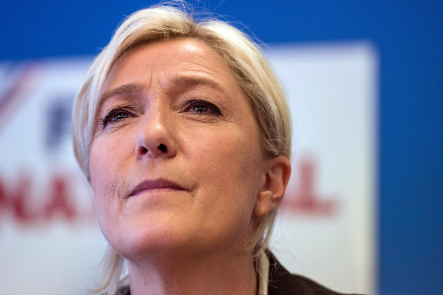Selon le sondage, Marine Le Pen obtiendrait entre 29 et 32% au premier tour, seln la configuration à droite (archives).