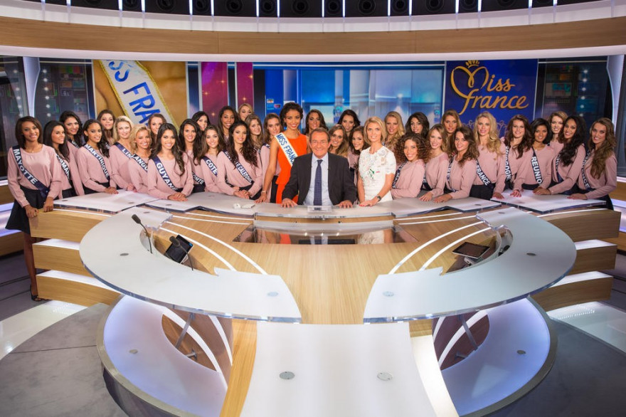 Miss France 2015 : les 33 candidates sur le plateau du 13H de "TF1"