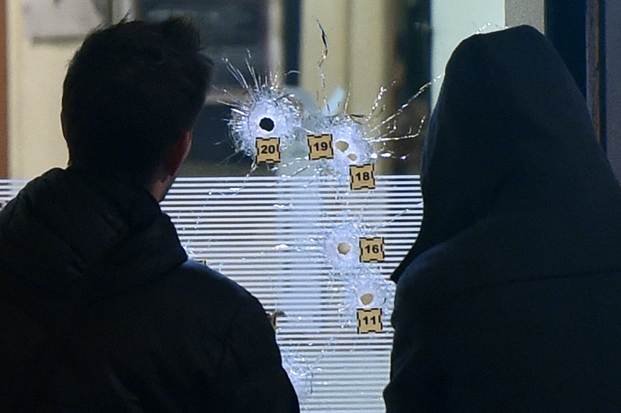 La fusillade a éclaté peu après 18 heures lundi 2 décembre au bar-restaurant des "4 As" à Villeurbanne
