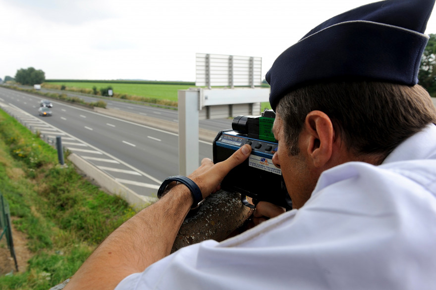 Les membres d'un groupe Facebook localisant les gendarmes ont eu leur permis suspendu un mois. (illustration)