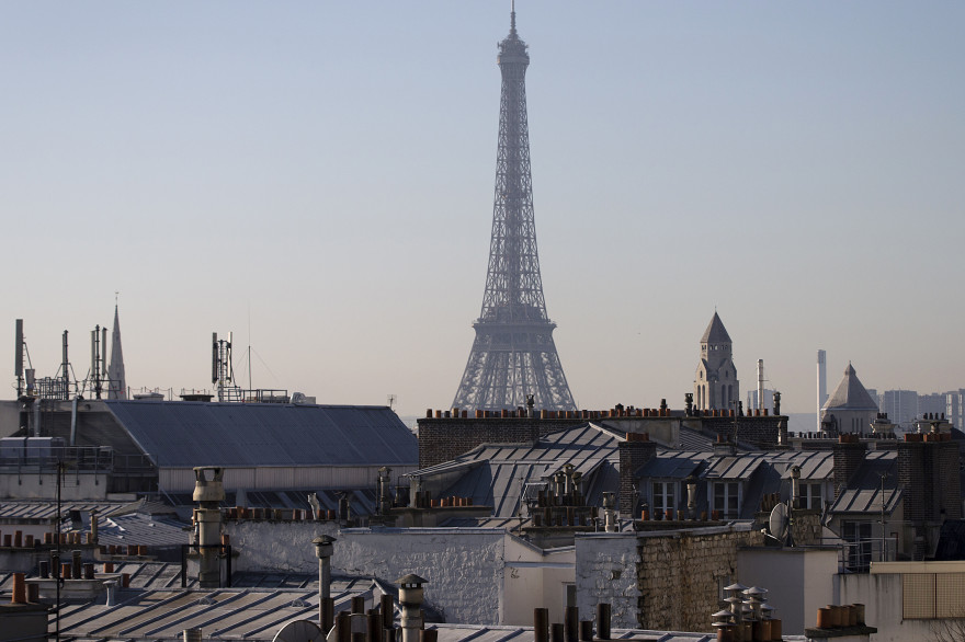 Les toits de Paris. (Illustration)