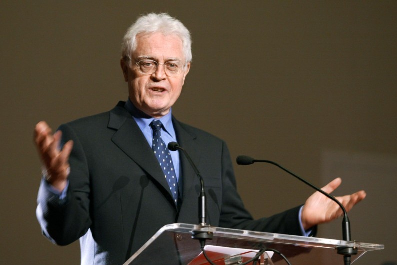 Le Premier ministre Lionel Jospin le 18 décembre 2001 à La Sorbonne à Paris.