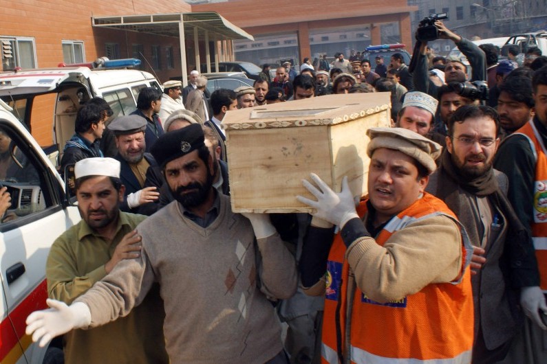 Bain de sang dans une école militaire du Pakistan attaquée par les talibans, le 16 décembre 2014