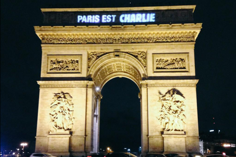 L'Arc-de-Triomphe illuminé pour Charlie Hebdo