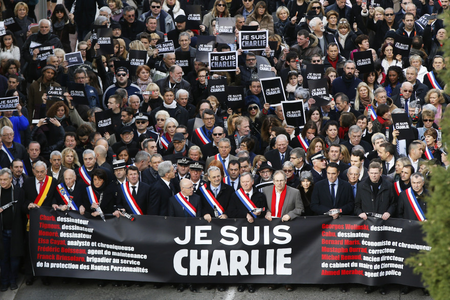Des milliers de personnes se sont rassemblés à Nice le 10 janvier 2015 en hommage aux victimes des attentats de ces derniers jours.