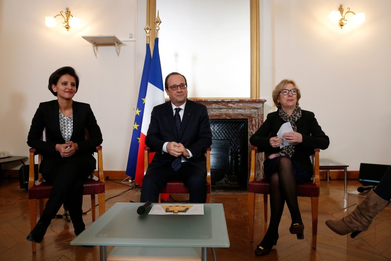 François Hollande à l'Ecole supérieure du professorat et de l'éducation, accompagné de Najat Vallaud-Belkacem et Geneviève Fioraso.