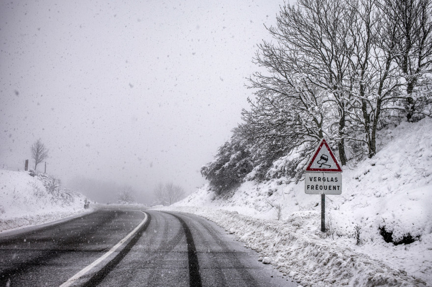 L'Ardèche a connu de fortes chutes de neige ces derniers jours. Ici une route près de Privas le 19 janvier 2015 (Illustration)