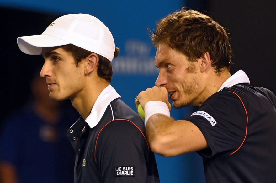Les Français Nicolas Mahut et Pierre-Hugues Herbert se sont inclinés en finale du double messieurs de l'Open d'Australie face aux Italiens Fabio Fognini et Simone Bolelli 6-4, 6-4, le 31 janvier 2015à Melbourne.