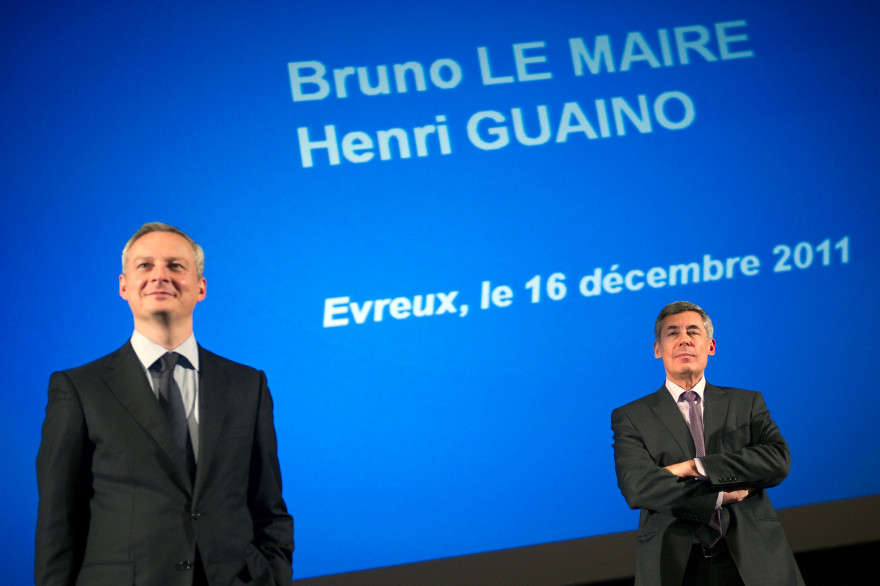 Bruno Le Maire (à gauche) et Henri Guaino à Évreux, le 16 décembre 2011. (Archives)