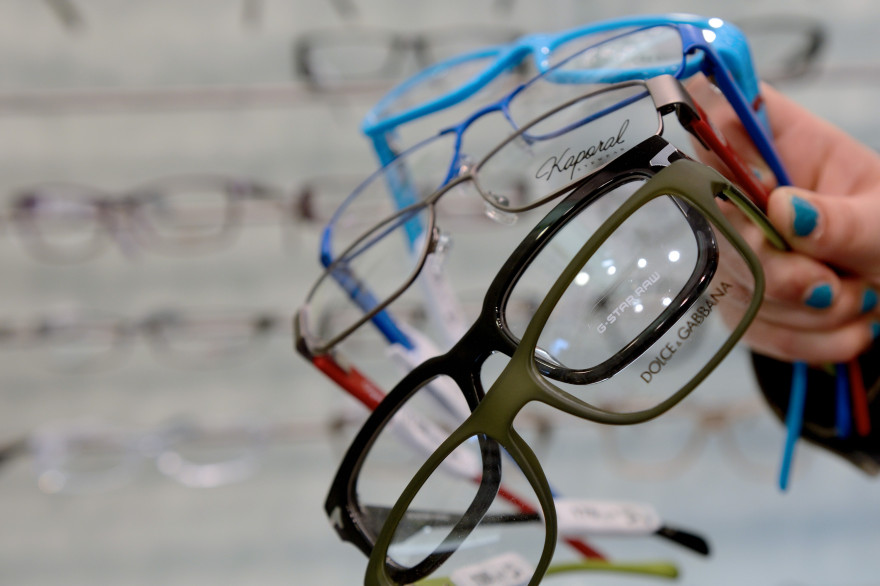 Des paires de lunettes (illustration).