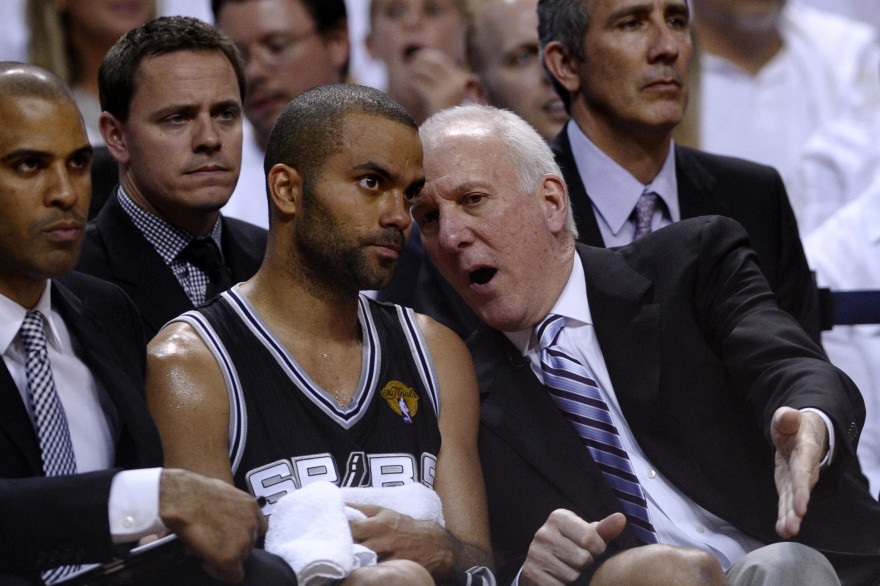 Gregg Popovich (à droite), et Tony Parker, à Miami, le 20 juin 2013.