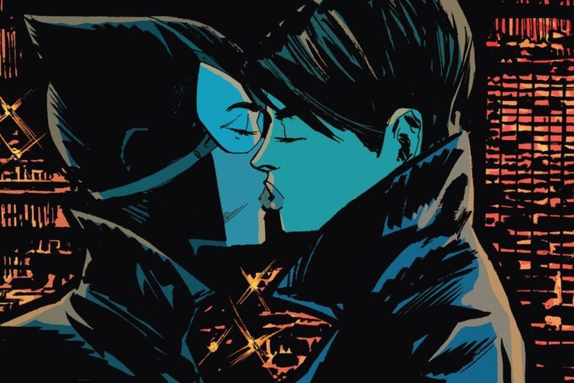 Catwoman embrasse une femme dans le numéo 39 du comics DC Comics