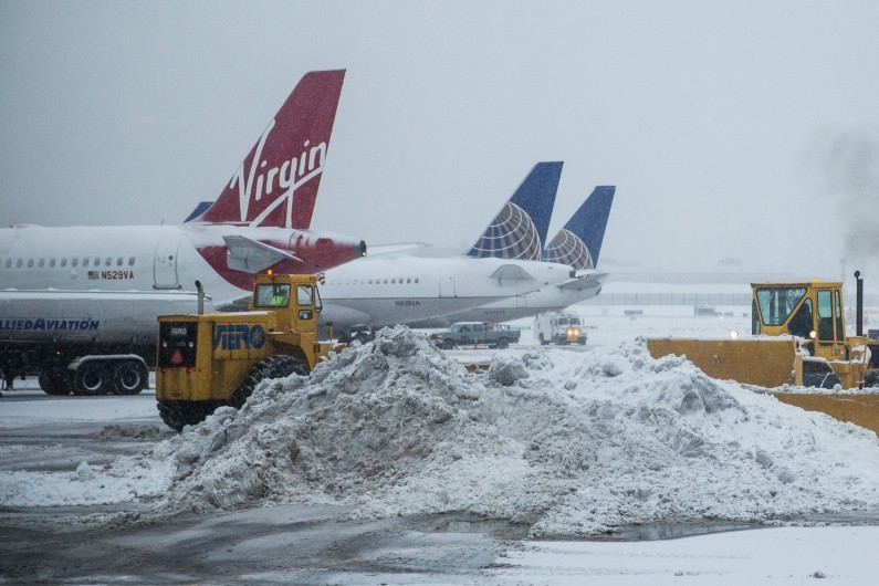 L'aéroport de LaGuardia à New York sous la neige, le 2 février 2015