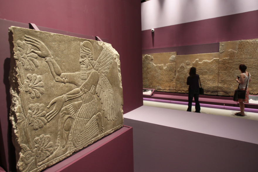 Des fragments archéologiques de Nimrud (illustration).